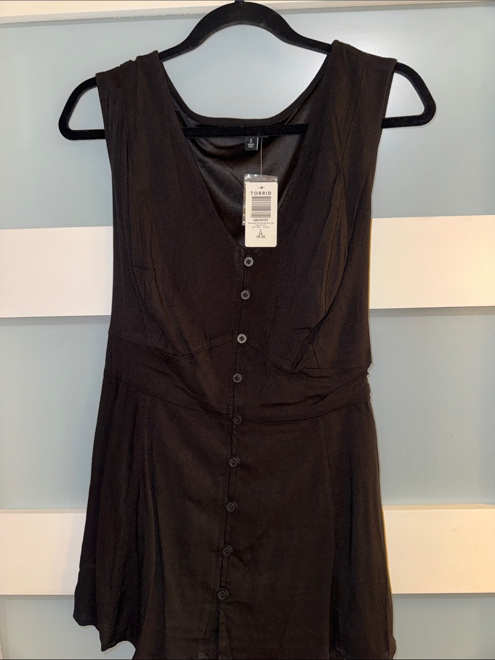 Torrid Black Button-Front Sleeveless tank top